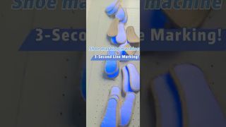 Macchina automatica per la marcatura di sottopiedi – 40.000 pezzi al giorno | Stampa di solette per scarpe veloce e accurata