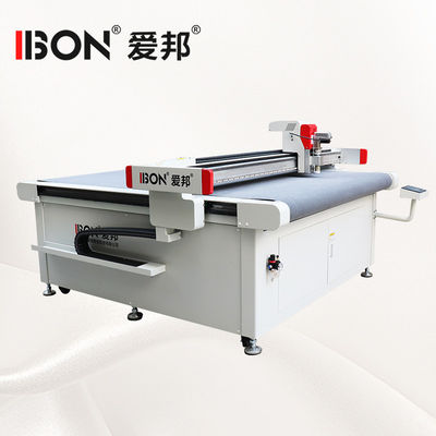 Tagliatore rotativo CNC multifunzione 220V - 380V Oscillating Knife Cutting Machine per automobile
