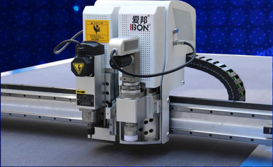 200mm/S - 2600mm/S CNC Cutter Automatic Textile Cutting Machine Personalizzato