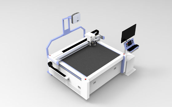 IB1509 Tagliatore di tessuti intelligente con area di taglio 1500 x 900 mm e precisione di posizionamento ± 0,01 mm per il taglio di modelli di calzature