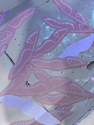 Buon prezzo 220V macchina automatica di disegno di linee con 1200 x 900 mm di area di lavoro per la marcatura della parte superiore della scarpa in linea