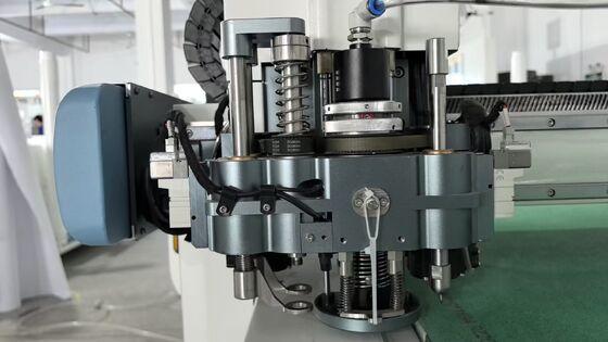 Coltello oscillante pneumatico con alta forza di taglio e funzionamento ad alta velocità per una lunga durata di vita nel taglio CNC